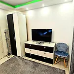 Luxury Paul Apartment Green, Private & Accessible